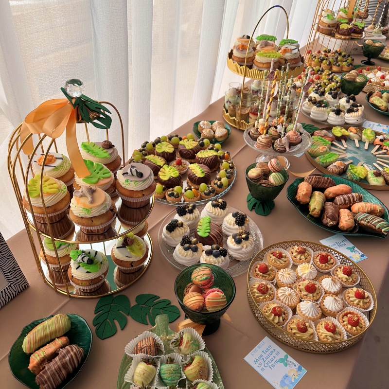 Candy Bar Jungle Safari